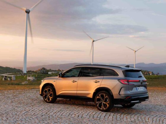 &bdquo;Renault Espace E-Tech&ldquo; (nuotr. gamintojo)