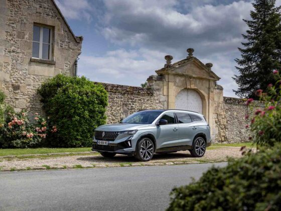 &bdquo;Renault Espace E-Tech&ldquo; (nuotr. gamintojo)