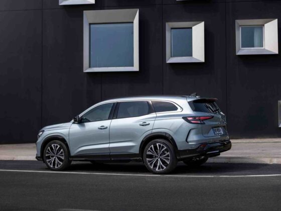&bdquo;&bdquo;Renault Espace E-Tech&ldquo; (nuotr. gamintojo)